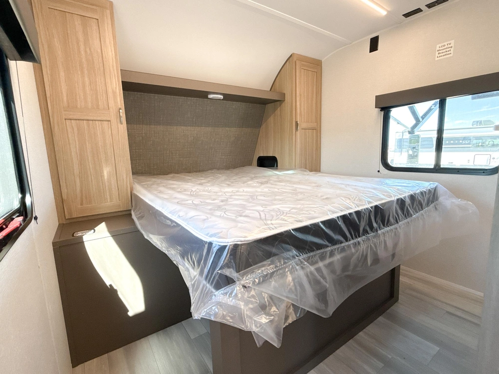 2025 Avenir Avenir A-24rb Travel Trailer alt