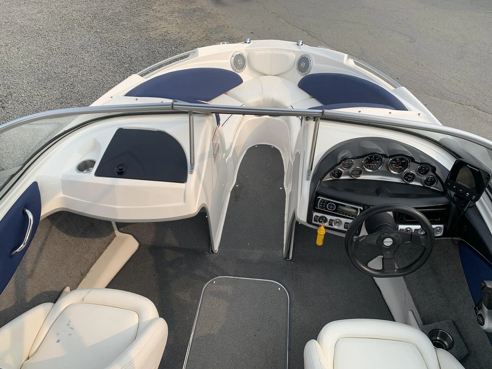 2015 Bayliner Flight Serie 215 alt