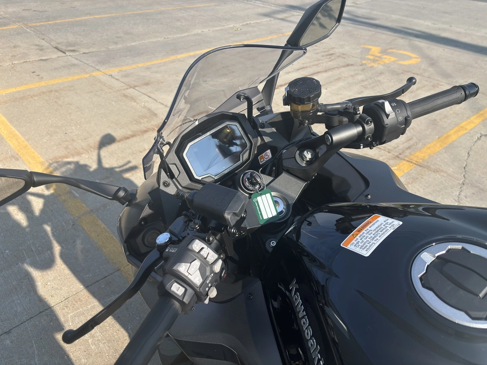 Kawasaki Ninja 1100sx Se 2025 alt