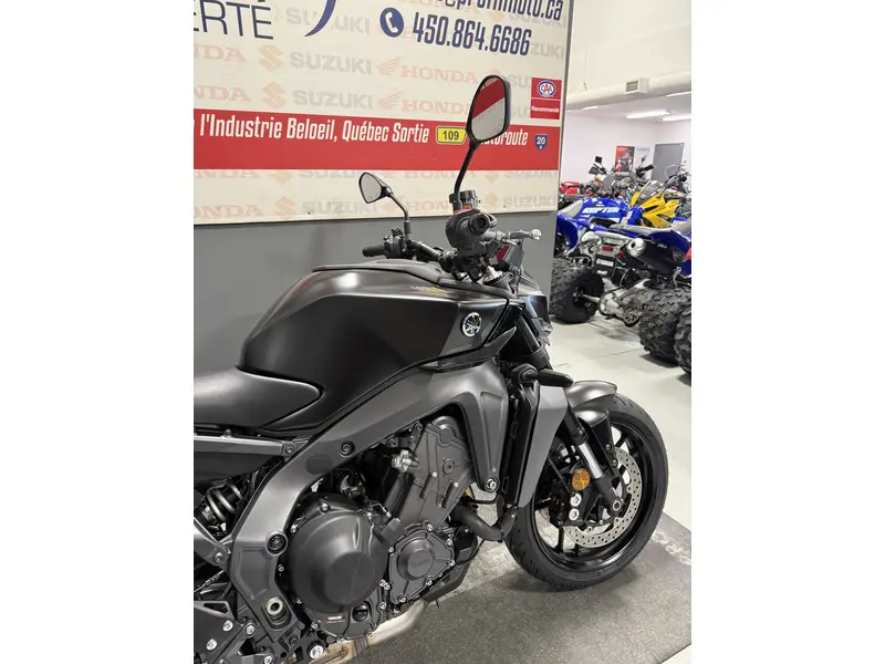 2025 Yamaha MT-09 MT-09 GRIS GLACIAL
