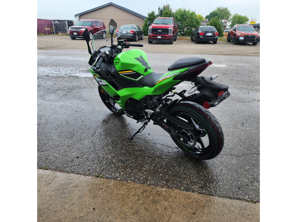 2025 Kawasaki Ninja 500 Se Krt Edition alt