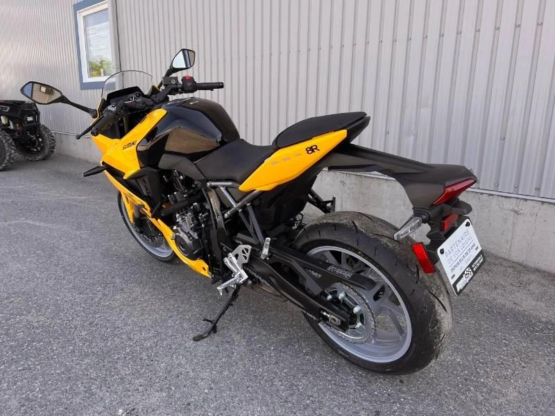 2025 Suzuki Gsx-8r alt