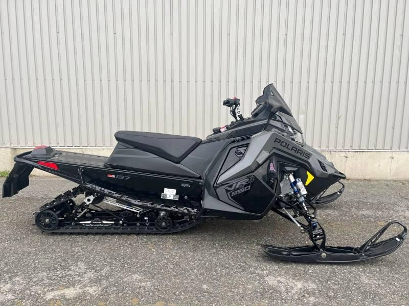 Polaris 850 Indy Vr1 137 2025 alt