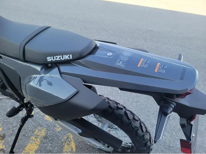 2025 Suzuki DR-Z4S thumbnail 16