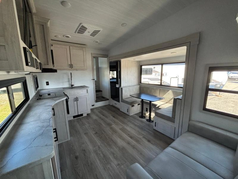 2025 Blackthorn 27 Bh alt