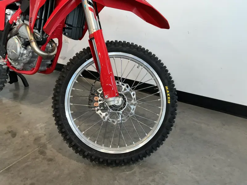 2025 GASGAS MC 250F thumbnail 6
