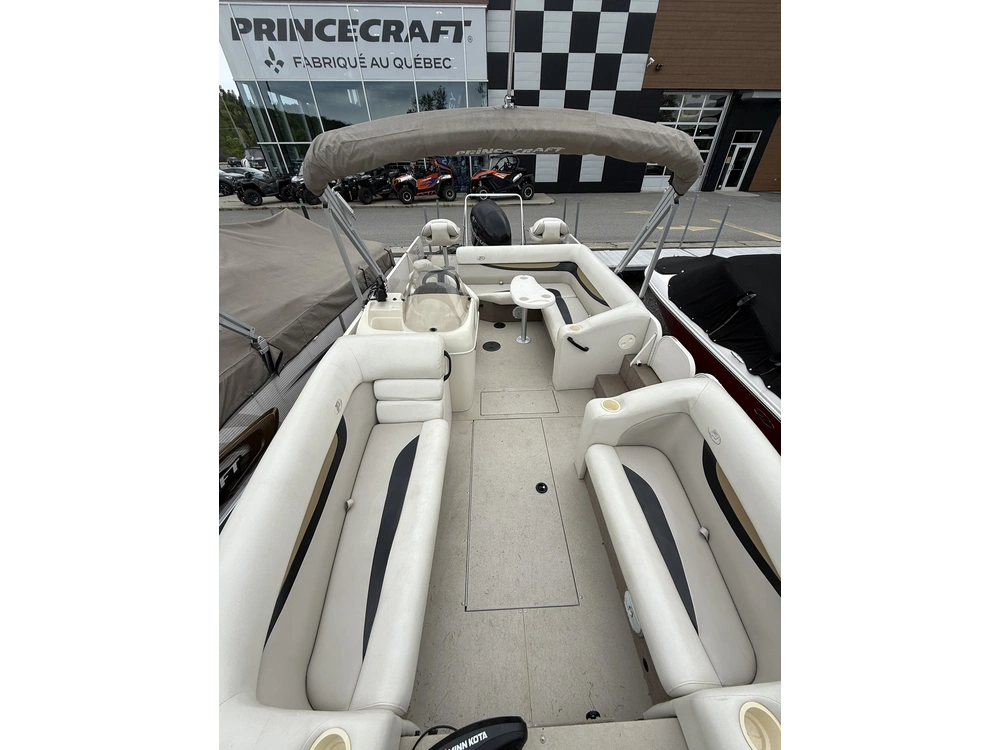 2011 Princecraft Ventura 224 alt