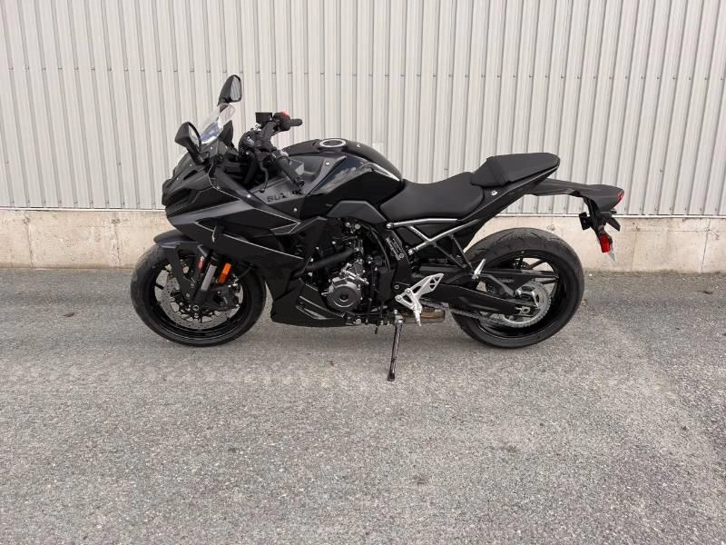 Suzuki Gsx-8r 2025 alt