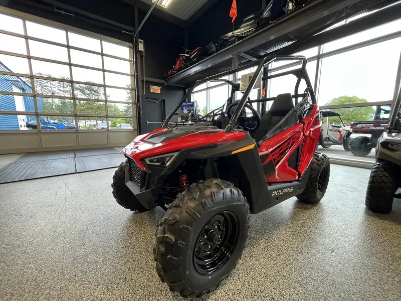 2025 Polaris RZR 200 EFI 10 ANS ET PLUS