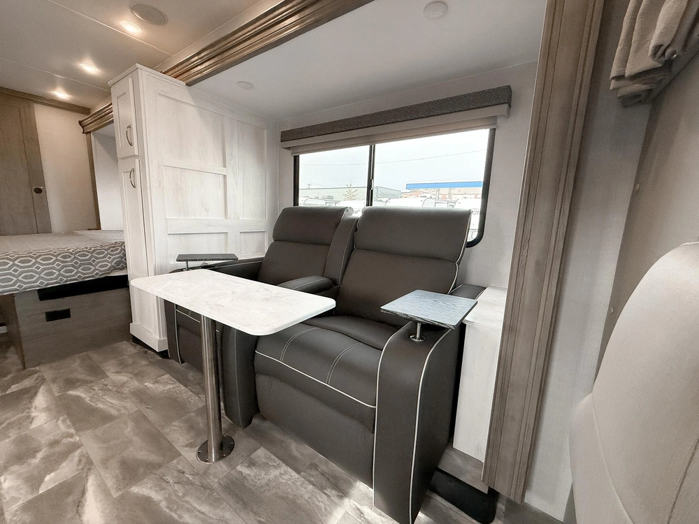 2024 Gulf Stream 6250d Conquest E-450 Super Duty Motorhome alt