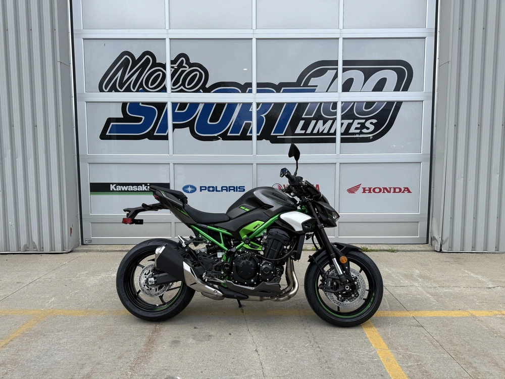 2025 Kawasaki Z900 Abs alt