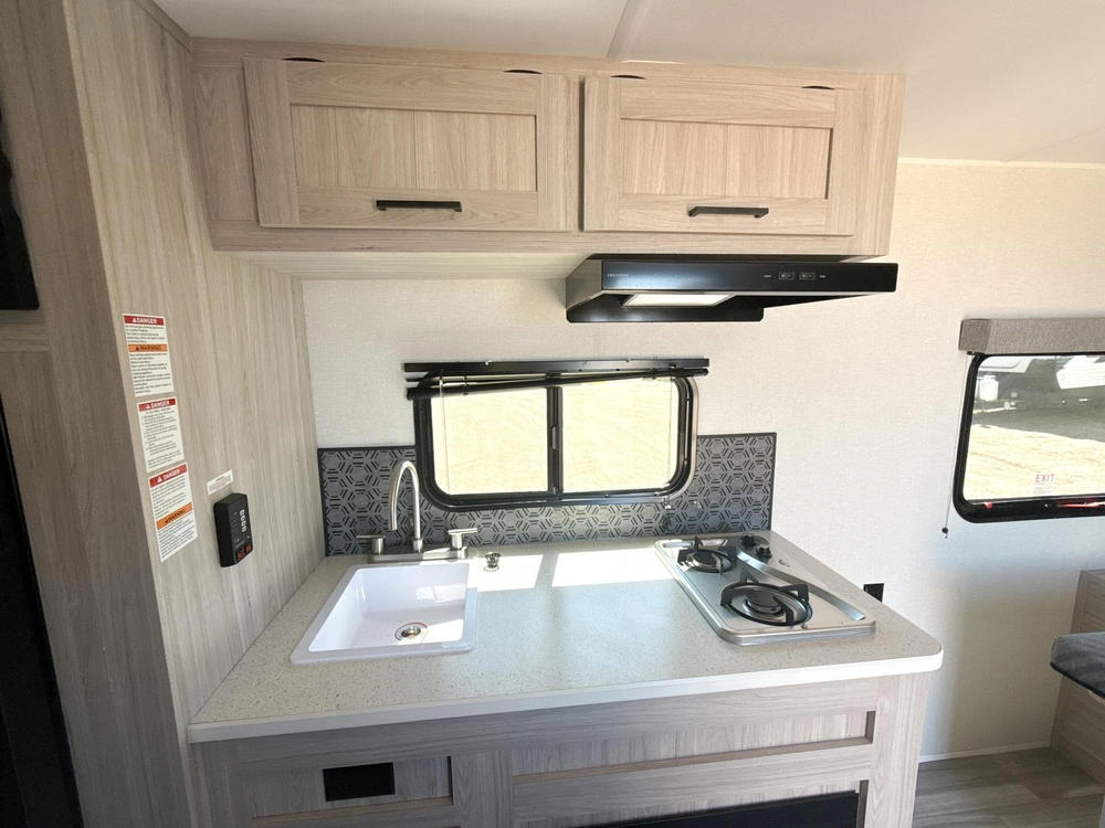 2025 Avenir Avenir A17rb alt