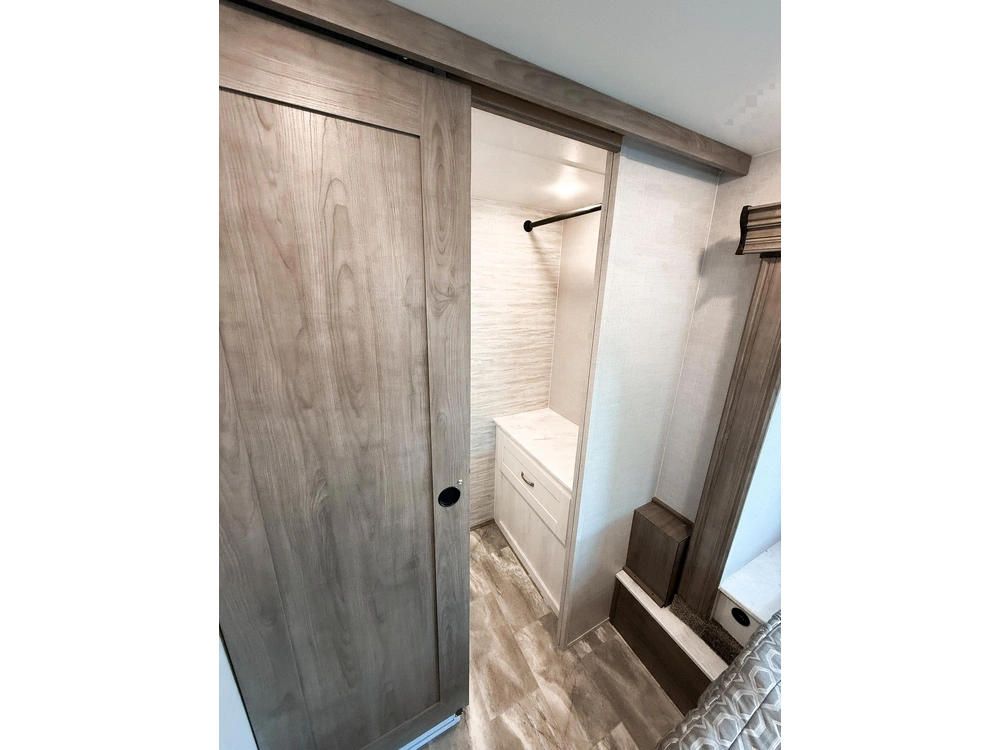 2024 Gulf Stream 6250d Conquest E-450 Super Duty Motorhome alt