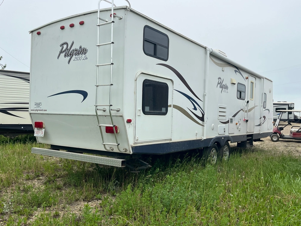 2008 Pilgrim 31fpbhss alt