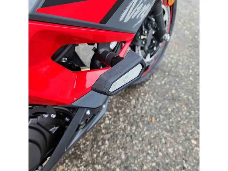 2025 Kawasaki Ninja 500 SE