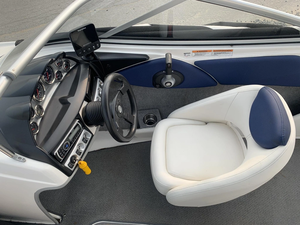 2015 Bayliner Flight Serie 215 alt