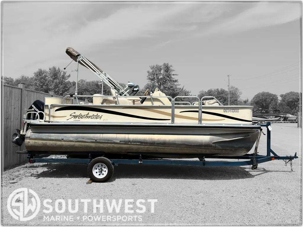 2006 Sweetwater 20' Pontoon Boat