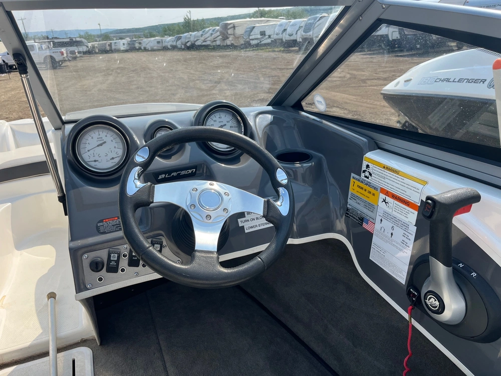 2013 Larson Lx 185s alt