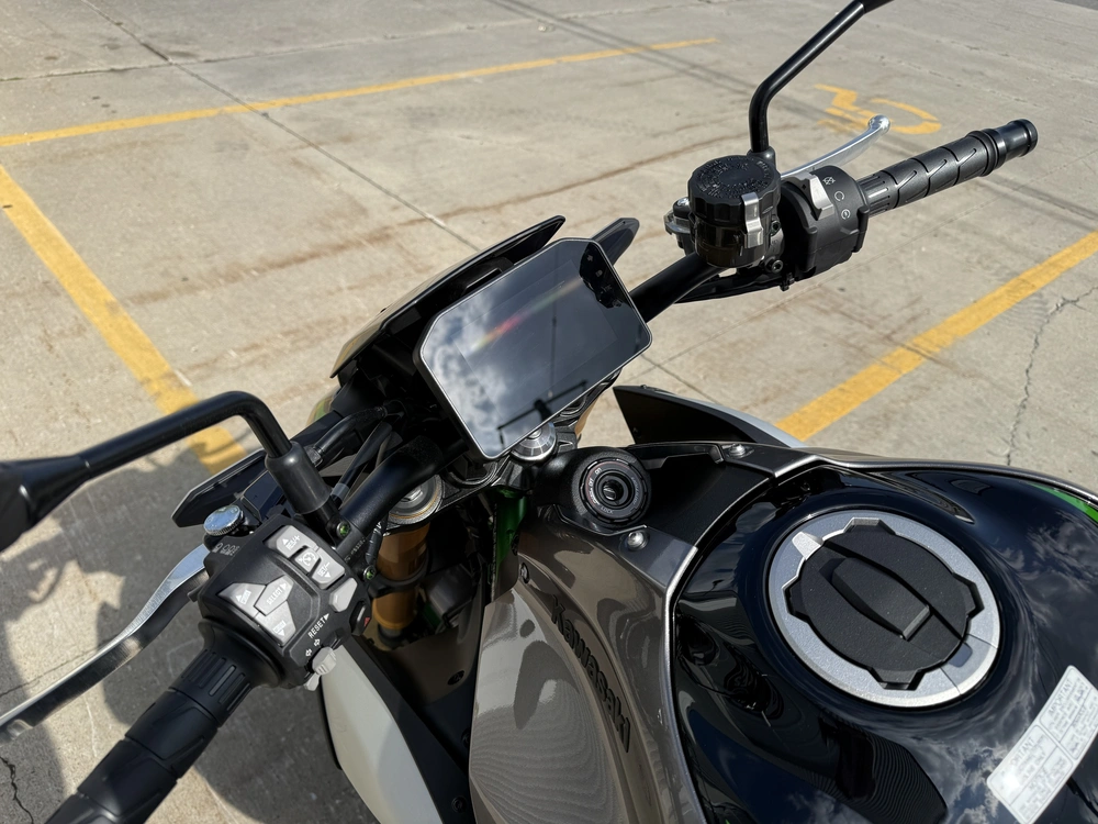 2025 Kawasaki Z900 Se alt