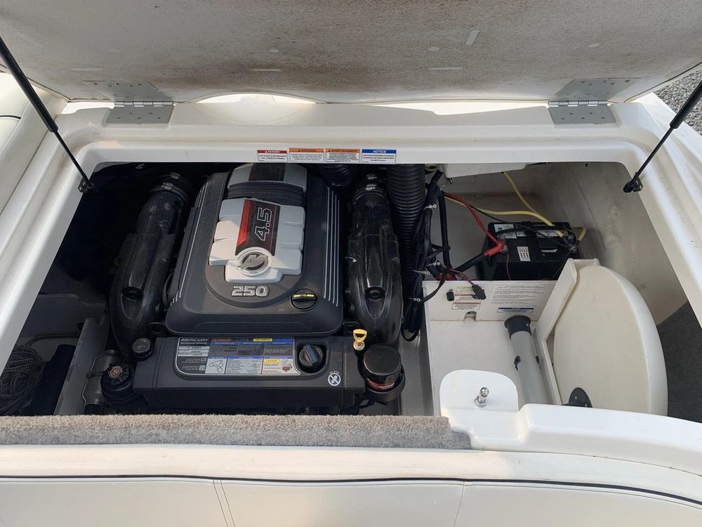 2015 Bayliner Flight Serie 215 alt