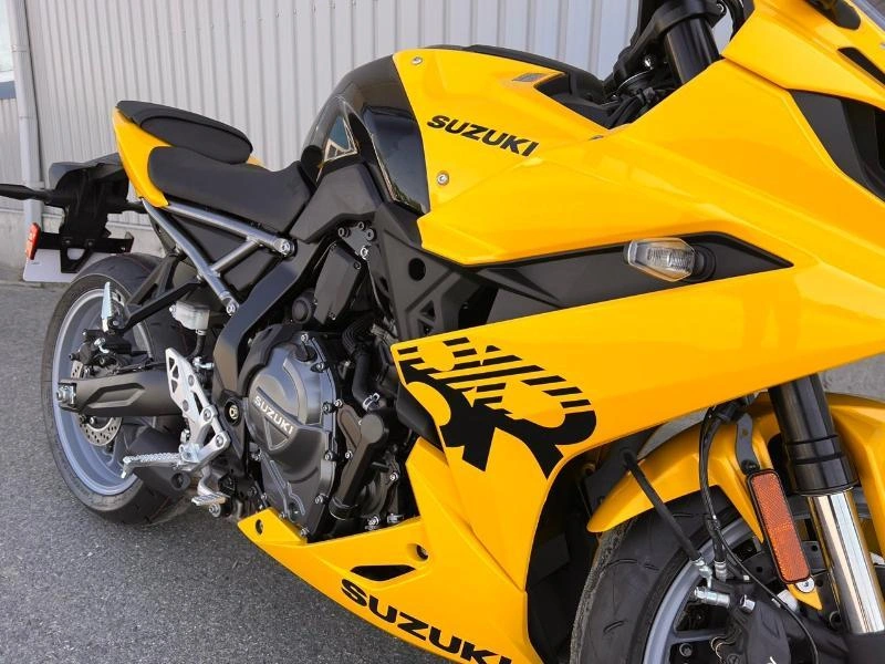 2025 Suzuki Gsx-8r alt