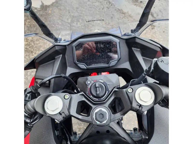 2025 Kawasaki Ninja 500 SE