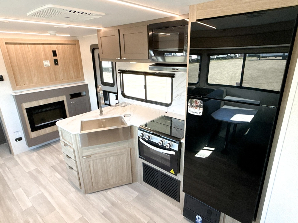 2025 Avenir Avenir A-24rb Travel Trailer alt