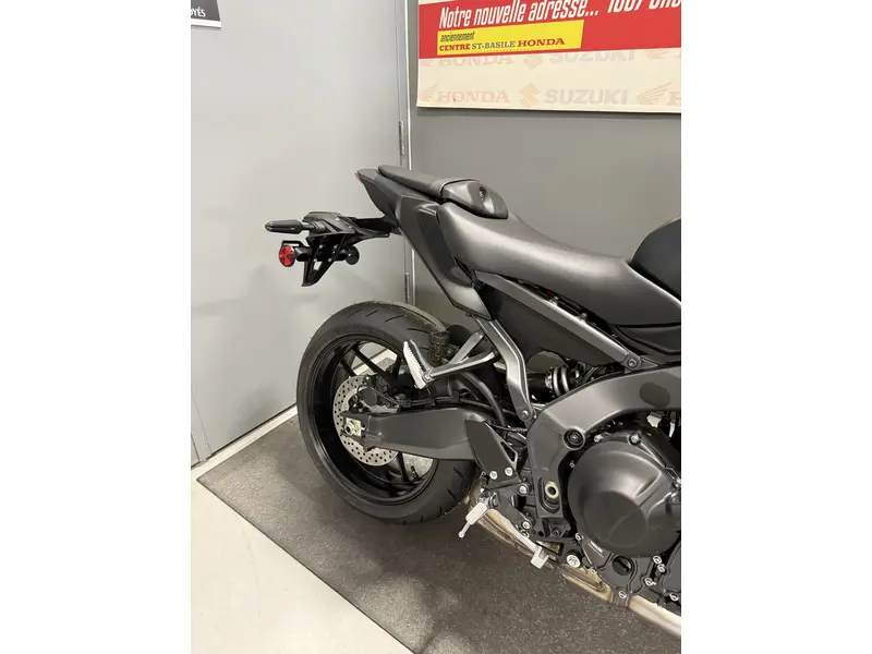 2025 Yamaha MT-09 MT-09 GRIS GLACIAL