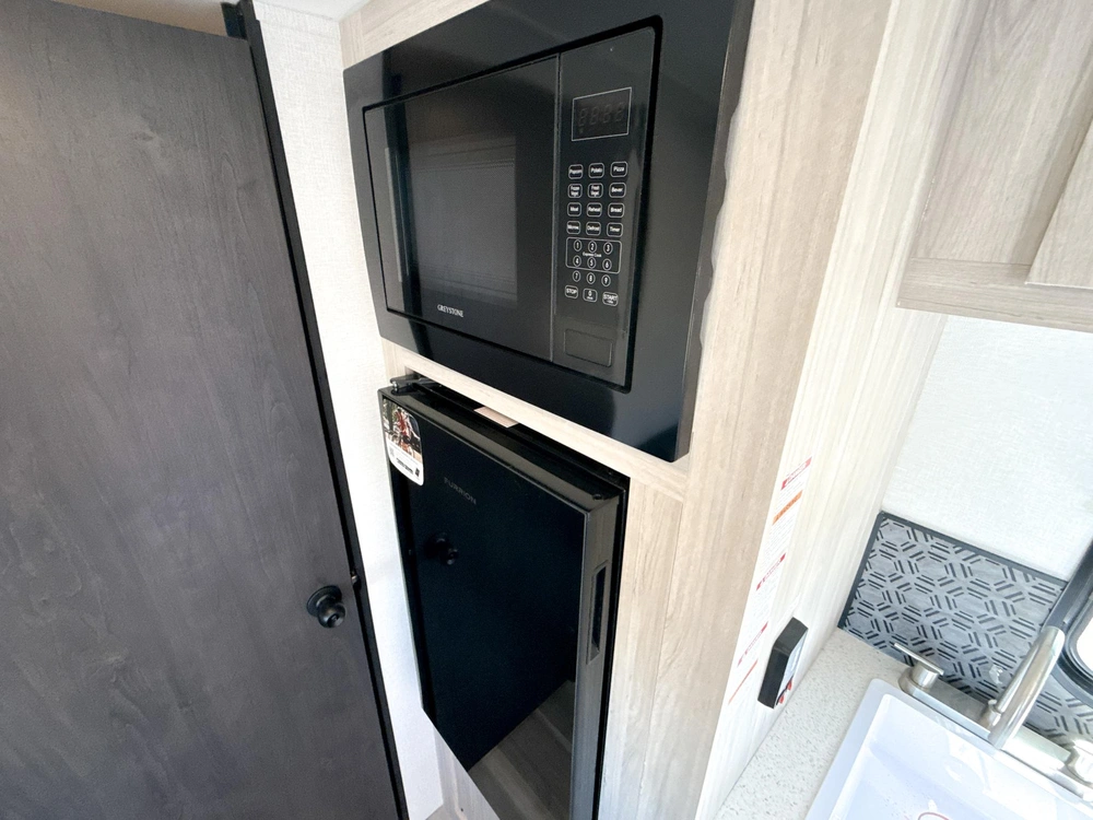 2025 Avenir Avenir A17rb alt