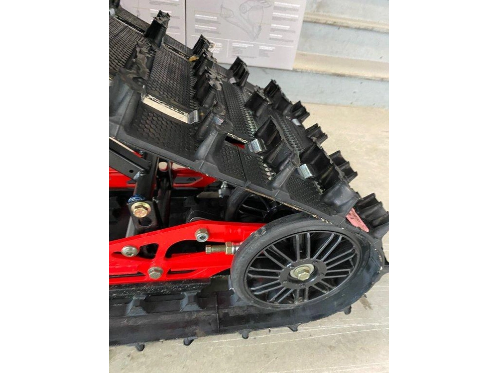 2024 Polaris Sno 650 Indy Adventure 13 alt