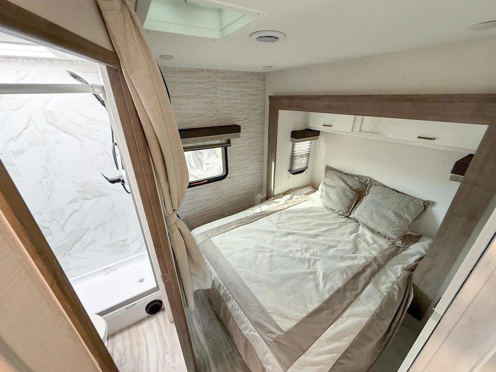 2025 Gulf Stream 6220le Conquest E-350 Super Duty Motorhome alt