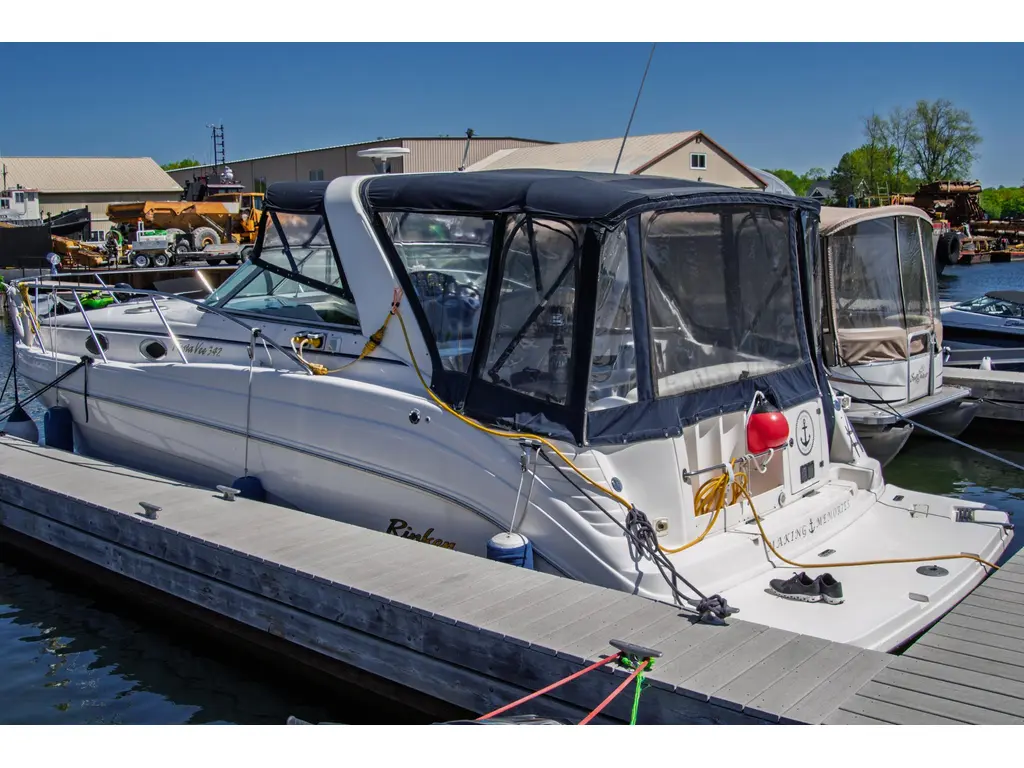 2003 Rinker Fieste Vee 342
