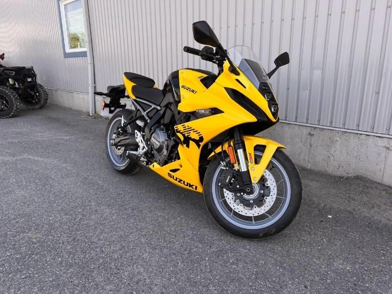2025 Suzuki Gsx-8r alt