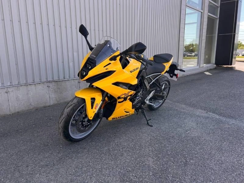 2025 Suzuki Gsx-8r alt