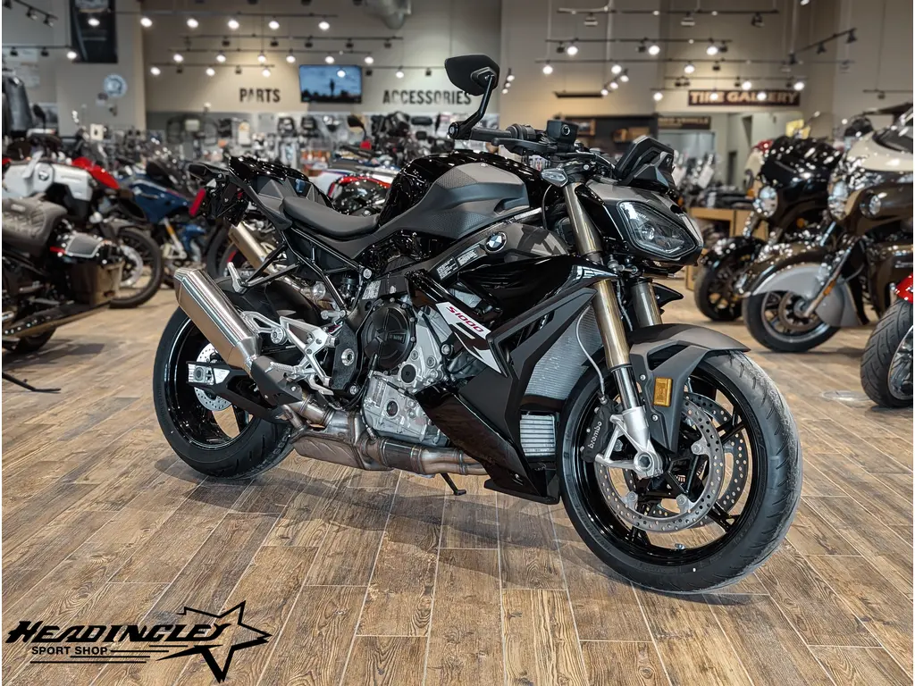 2025 BMW S 1000 R // Black Storm Metallic 