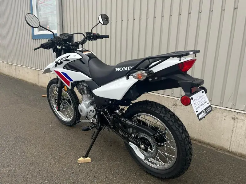2025 Honda XR150LS