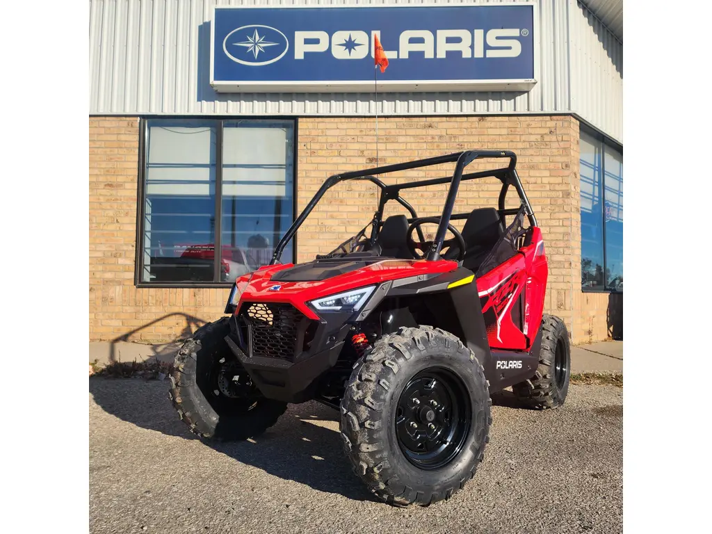 2025 Polaris RZR 200 EFI