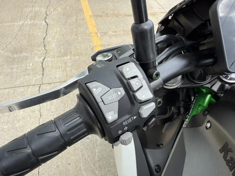 2025 Kawasaki Z900 ABS