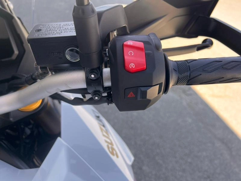 2025 Suzuki V-strom 800de Adventure alt
