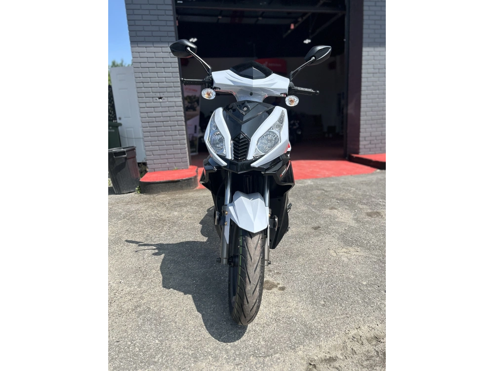 Scootterre Voyageur 2023 alt