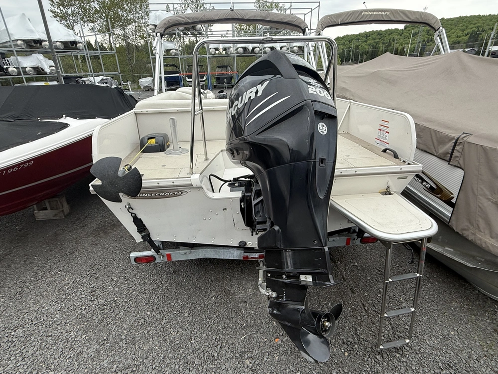 2011 Princecraft Ventura 224 alt