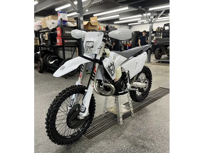2025 Husqvarna TE 300 PRO