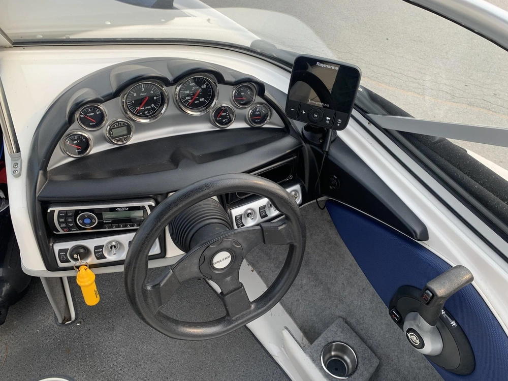 2015 Bayliner Flight Serie 215 alt