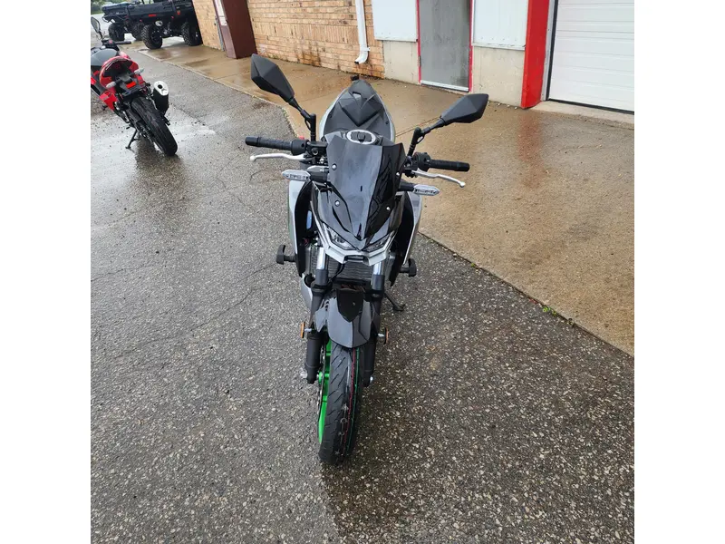 2025 Kawasaki Z500 SE