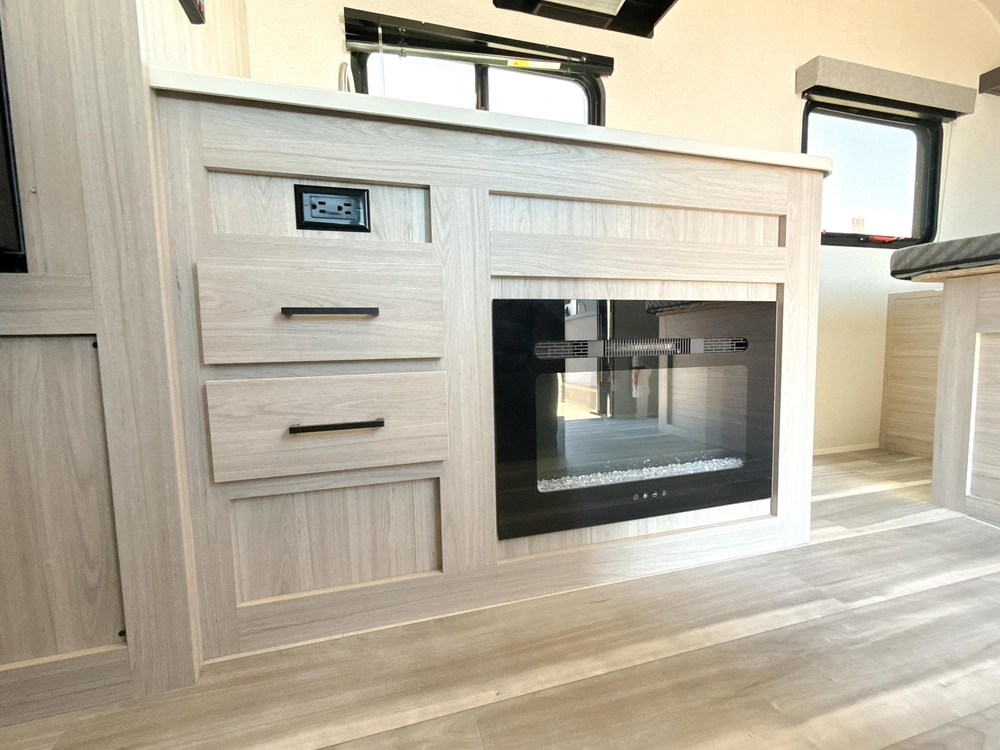 2025 Avenir Avenir A17rb alt