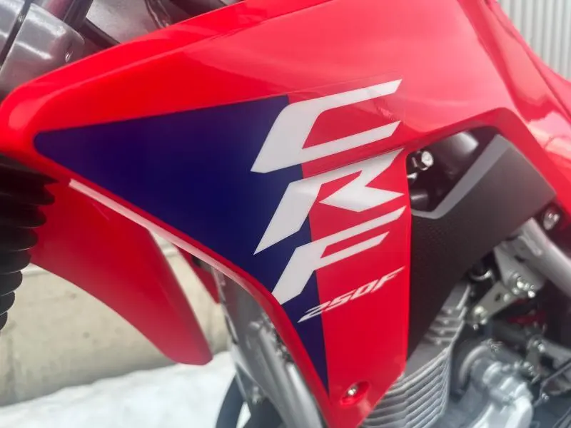 2025 Honda CRF250F thumbnail 3