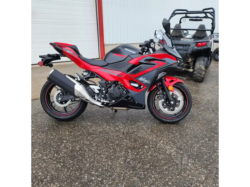 2025 Kawasaki Ninja 500 SE