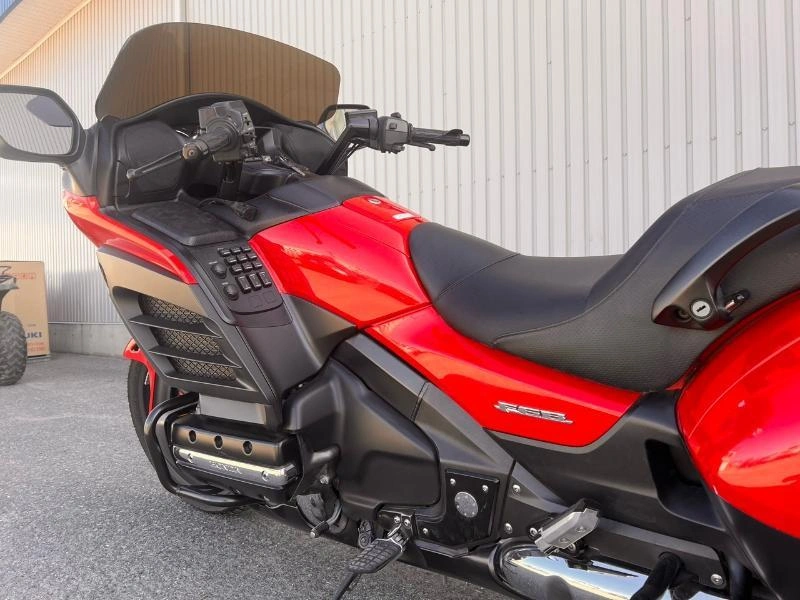 Honda Gold Wing F6b 2014 alt