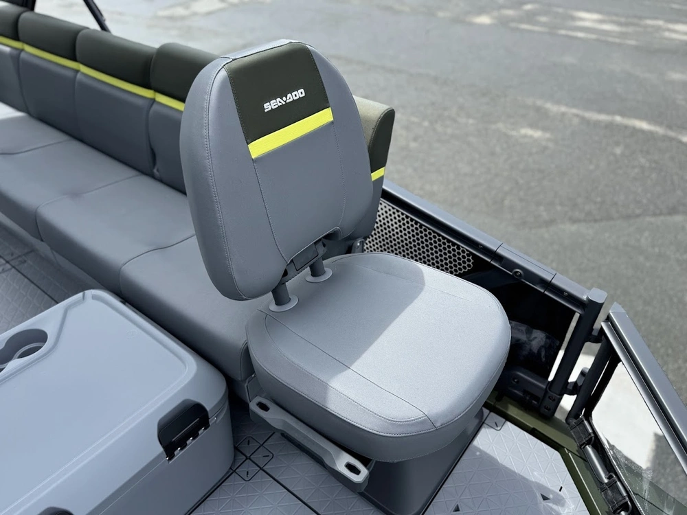 2025 Sea-doo Switch Fish 18' 170 Hp alt