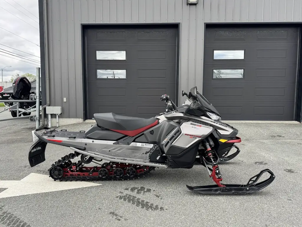 Ski-Doo Renegade XRS 900 ACE Turbo R  2023